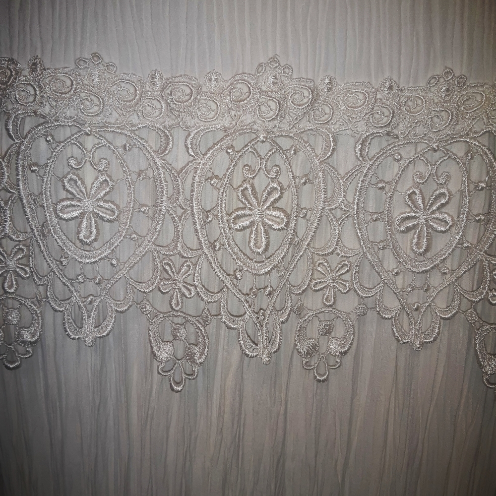 Vintage Lace & Crinkle Textured Wedding Reception Dress with Jacket - Picture 13 of 16